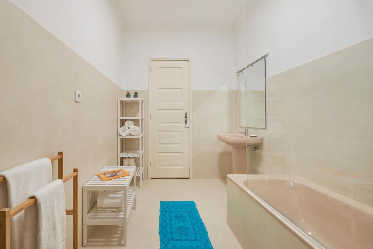 Light-Filled & Renovated Apartment, By Timecooler ลิสบอน ภายนอก รูปภาพ