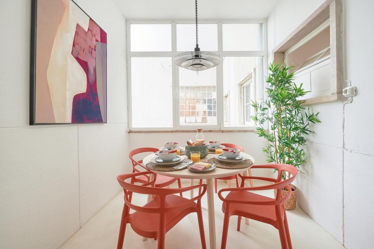 Light-Filled & Renovated Apartment, By Timecooler ลิสบอน ภายนอก รูปภาพ