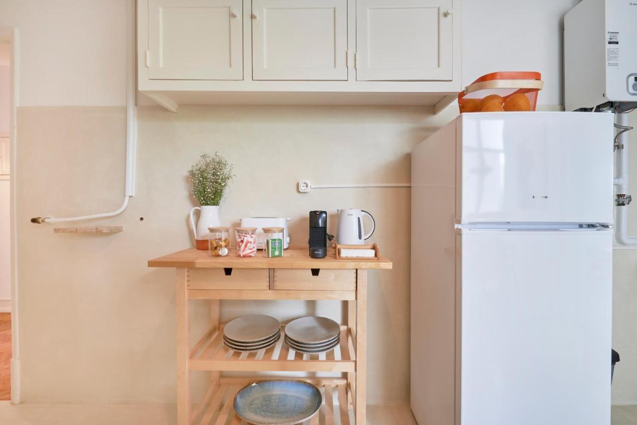 Light-Filled & Renovated Apartment, By Timecooler ลิสบอน ภายนอก รูปภาพ